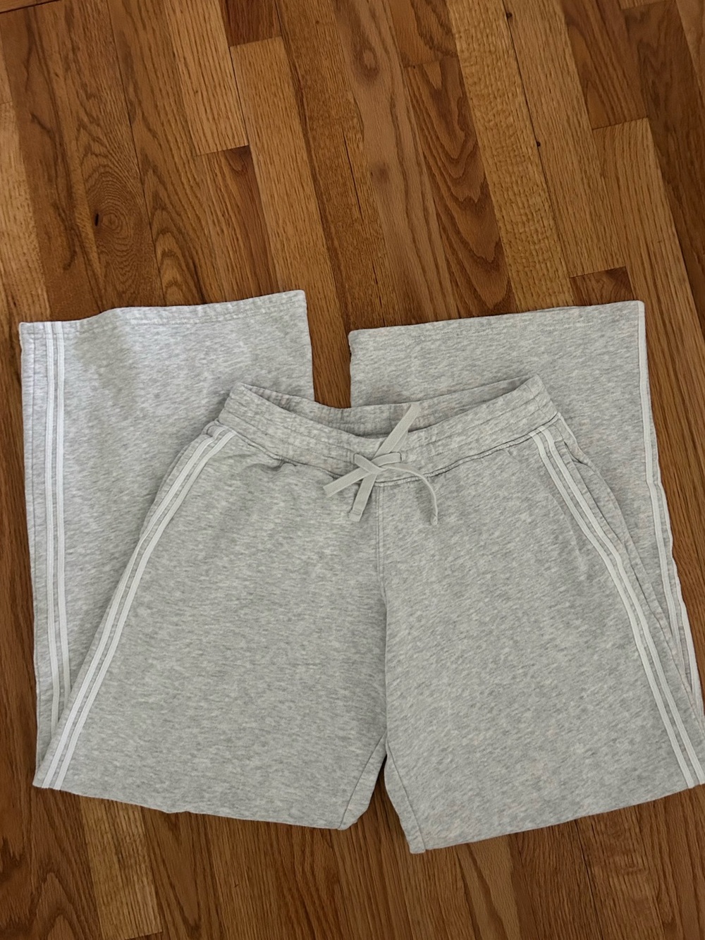 Hollister Low Rise Baggy Sweatpants with Stripes